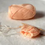 Kan jeg bruge samme rundpind til forskellige strikkeprojekter?